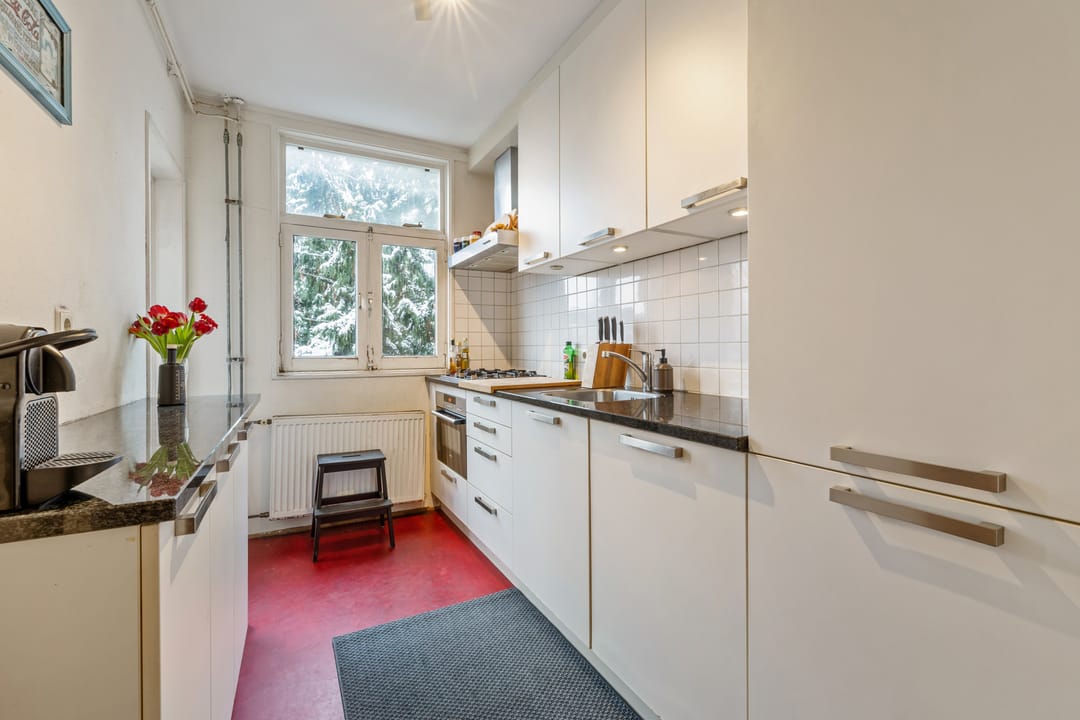 Photo 11 of Van Hilligaertstraat 16-D