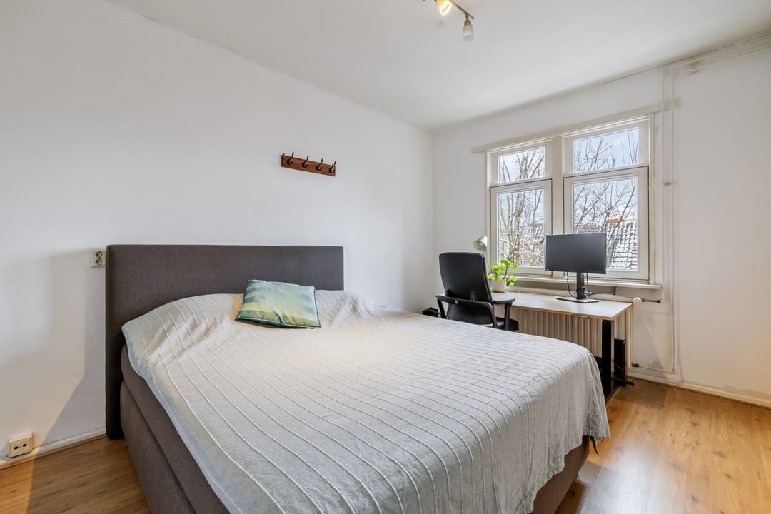 Photo 13 of Van Hilligaertstraat 16-D
