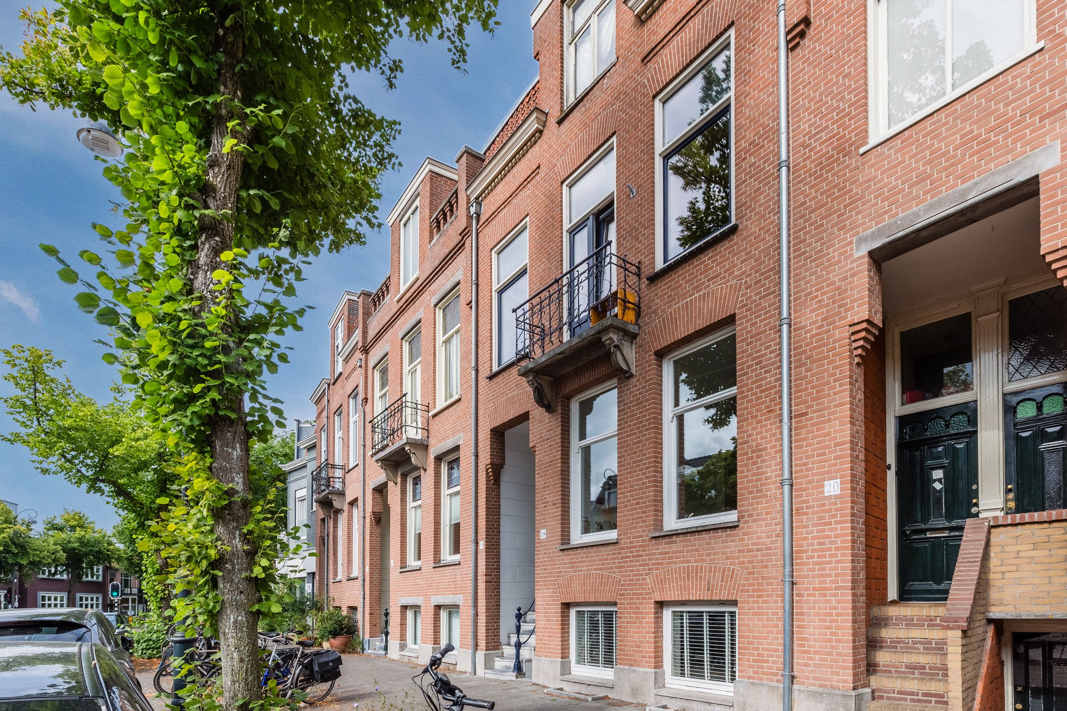 Velserstraat 18-ZW Haarlem