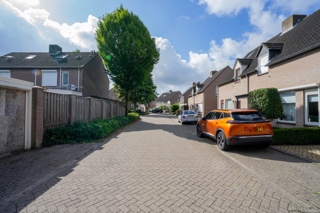 Photo 53 of Heggeroosstraat 6