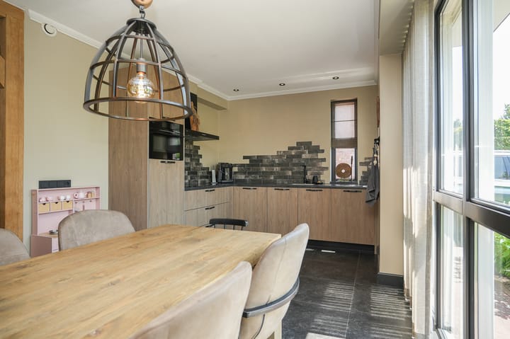 Tussenwoning te koop: Viergeverstraat 52, Opheusden