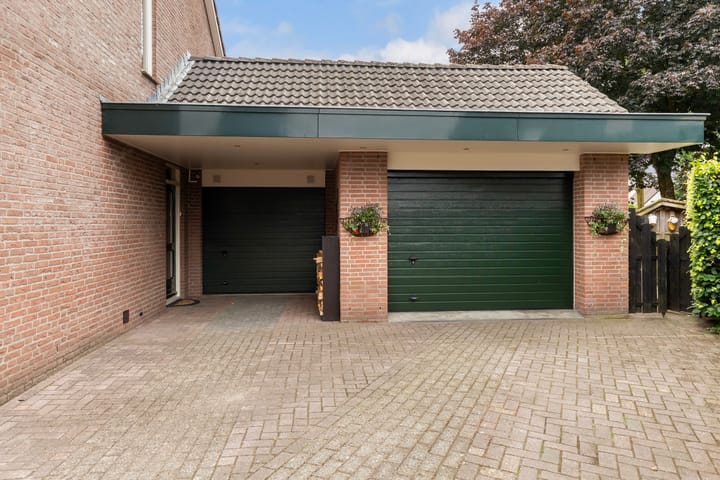 Twee-onder-één-kap te koop: Stokerserf 8, Eerbeek