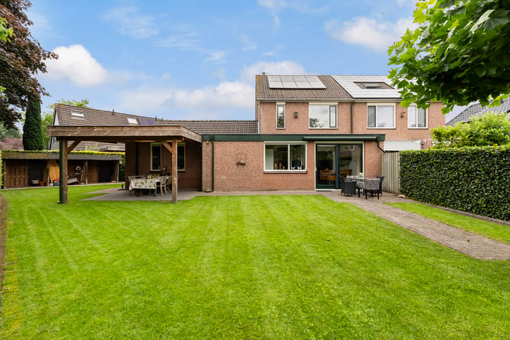 Twee-onder-één-kap te koop: Stokerserf 8, Eerbeek