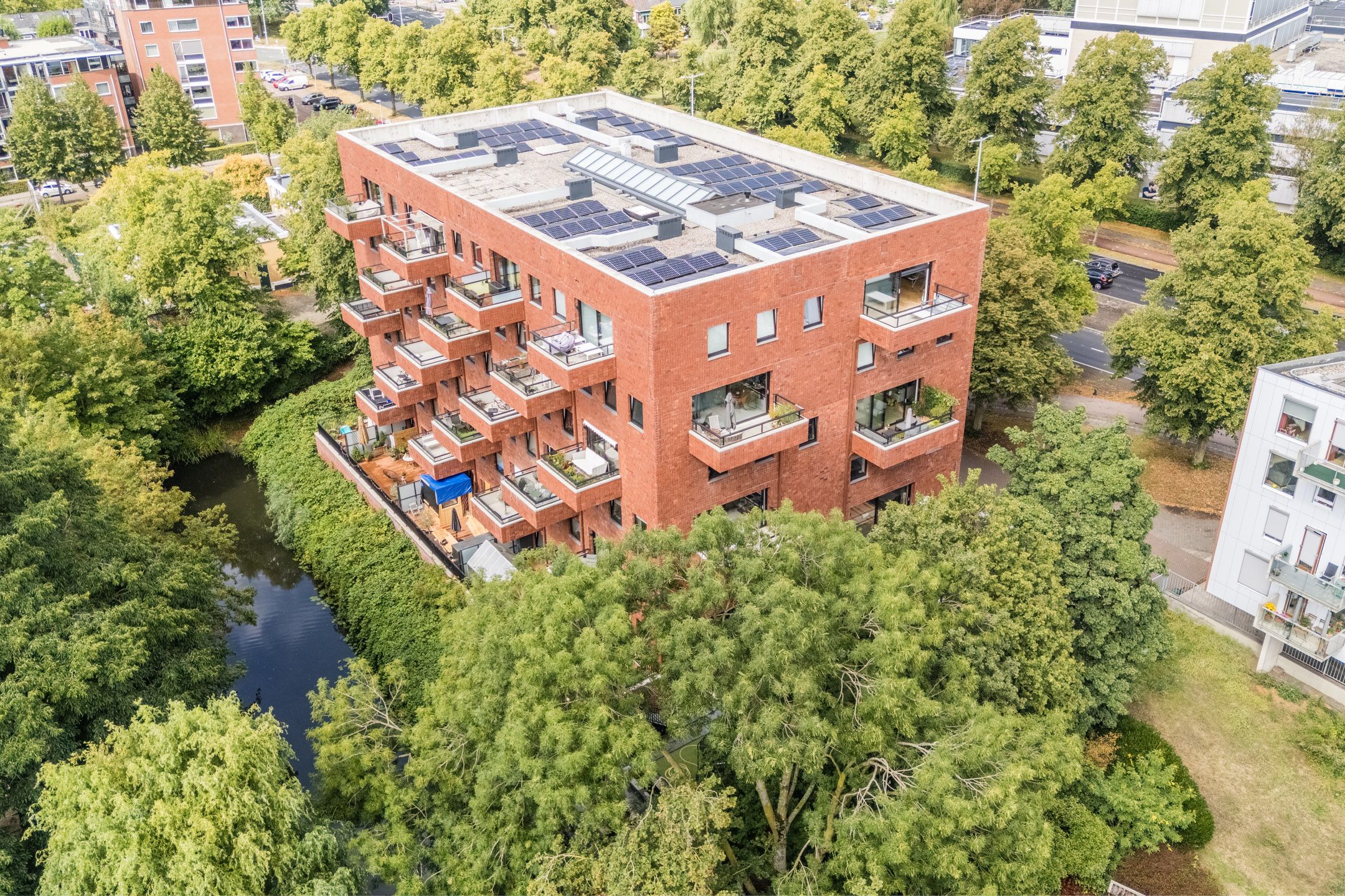 Photo 18 of Van Esveldstraat 31-30