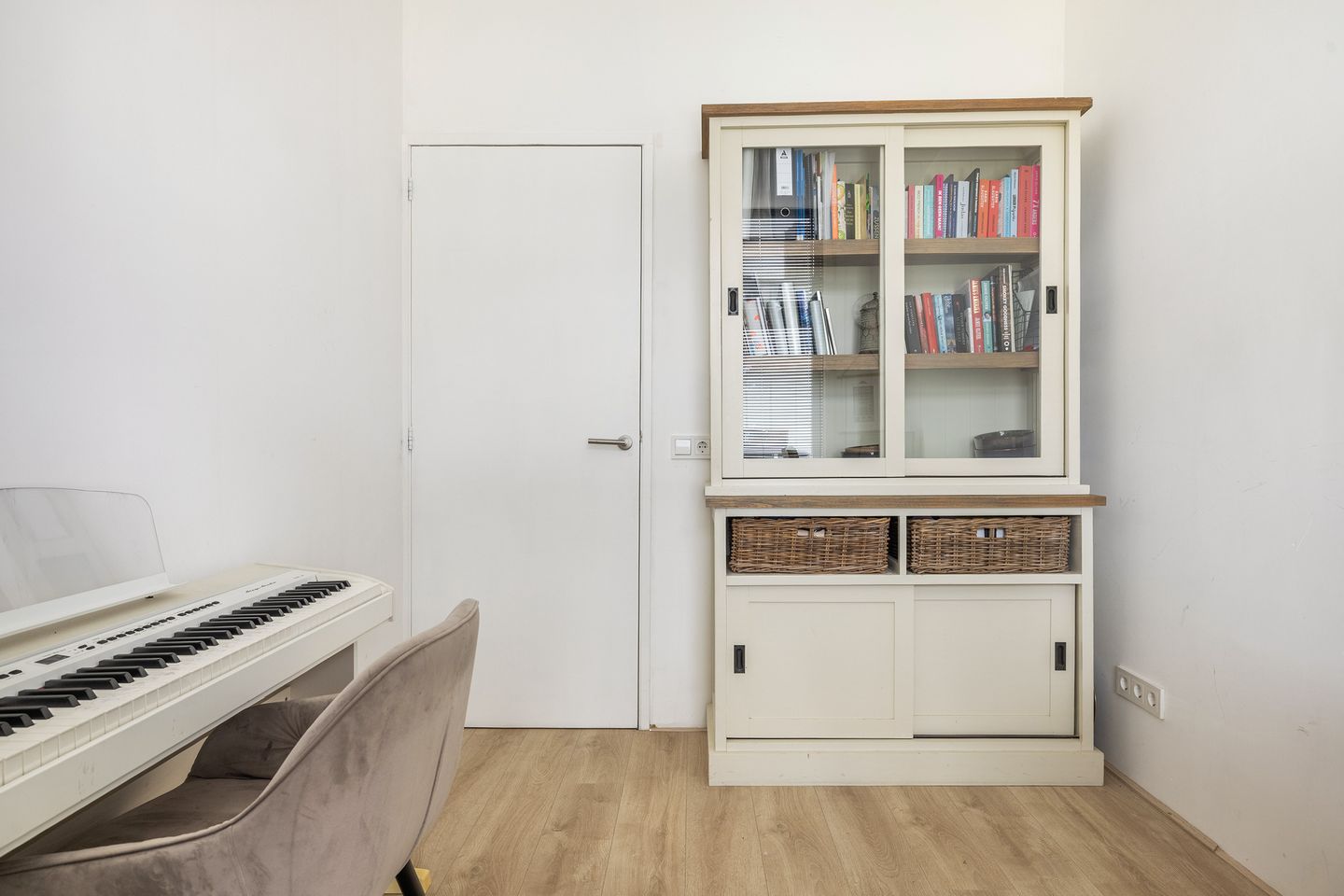 Photo 35 of Muys van Holystraat 14