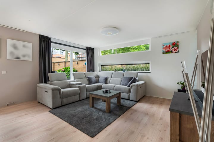 Twee-onder-één-kap te koop: Brabantstraat 13, Alphen Aan Den Rijn