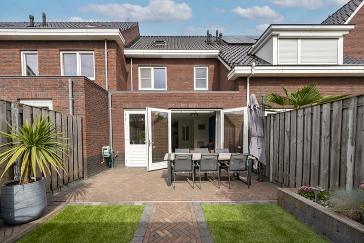 Foto 4 van Meester de Weertstraat 7