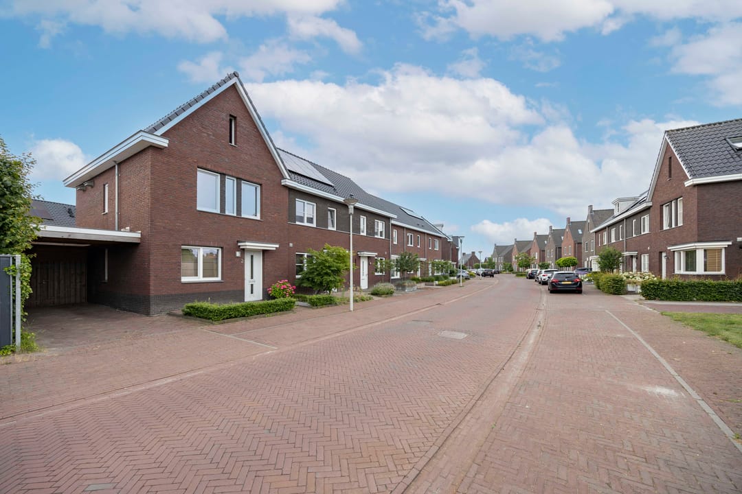 Foto 32 van Meester de Weertstraat 7