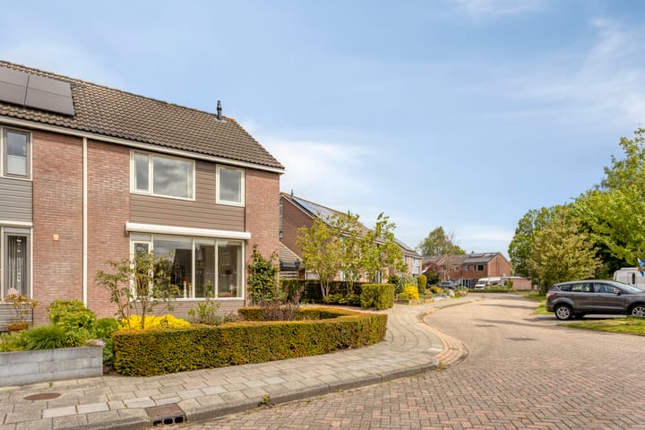 Hoekwoning te koop: De Boek 42, Burgum