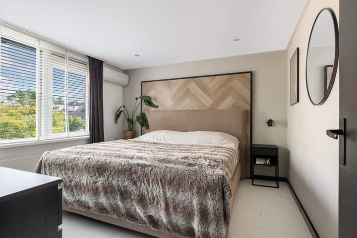 Hoekwoning te koop: Vreedenburghstraat 23, Woerden