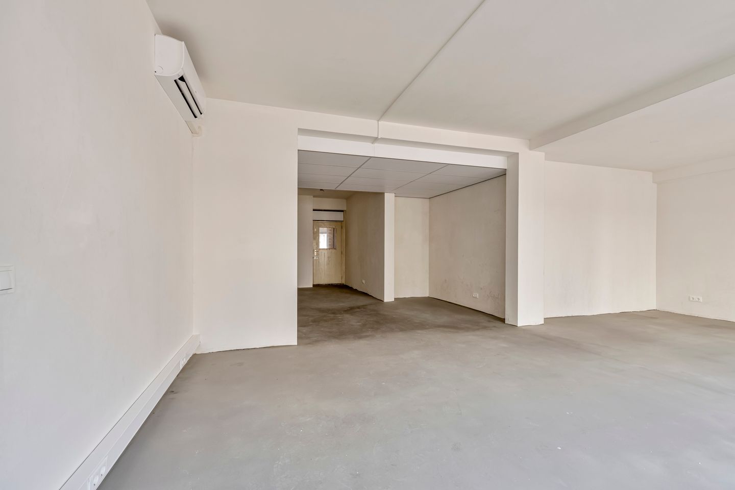 View photo 3 of Bloemstraat 55