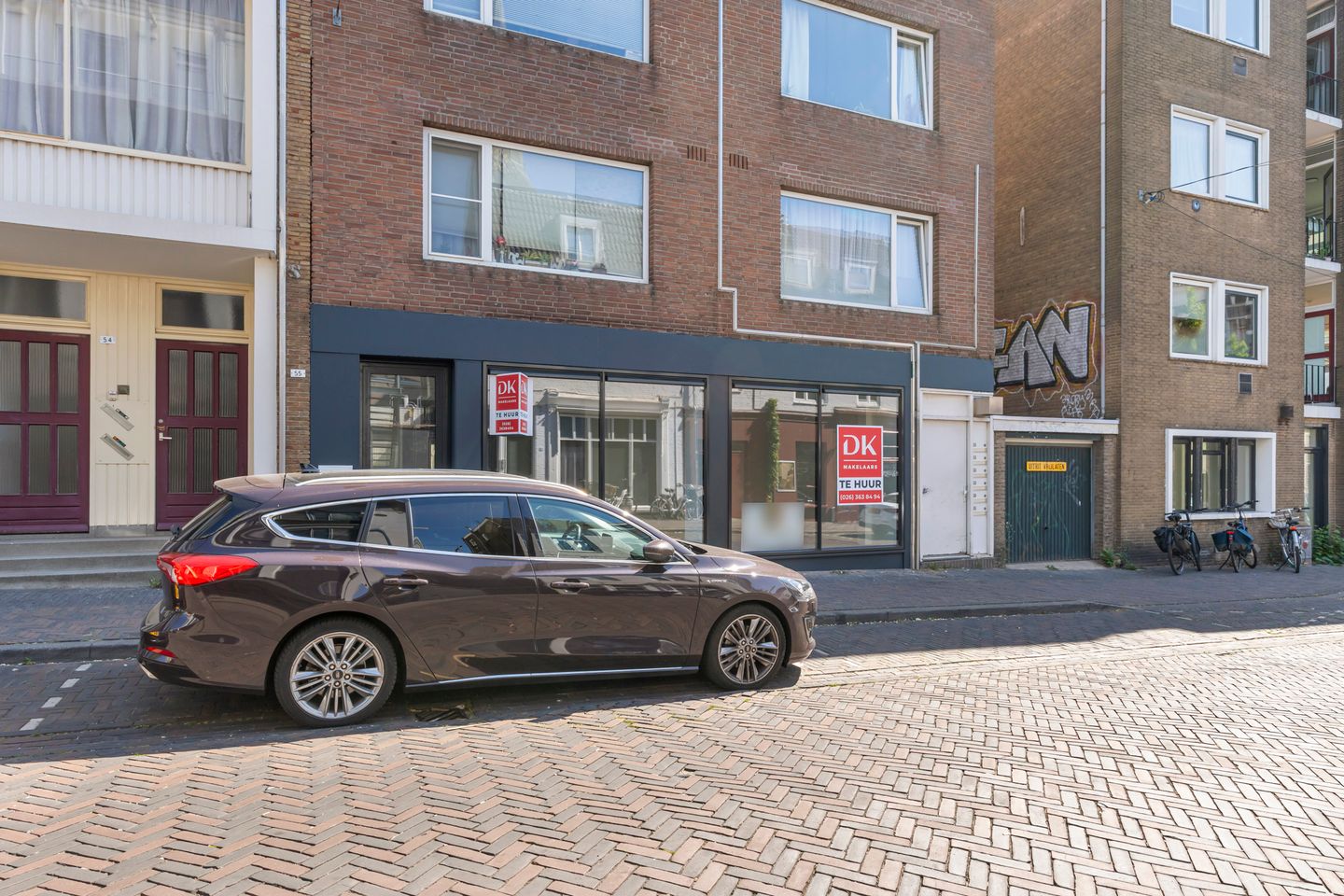 View photo 3 of Bloemstraat 55