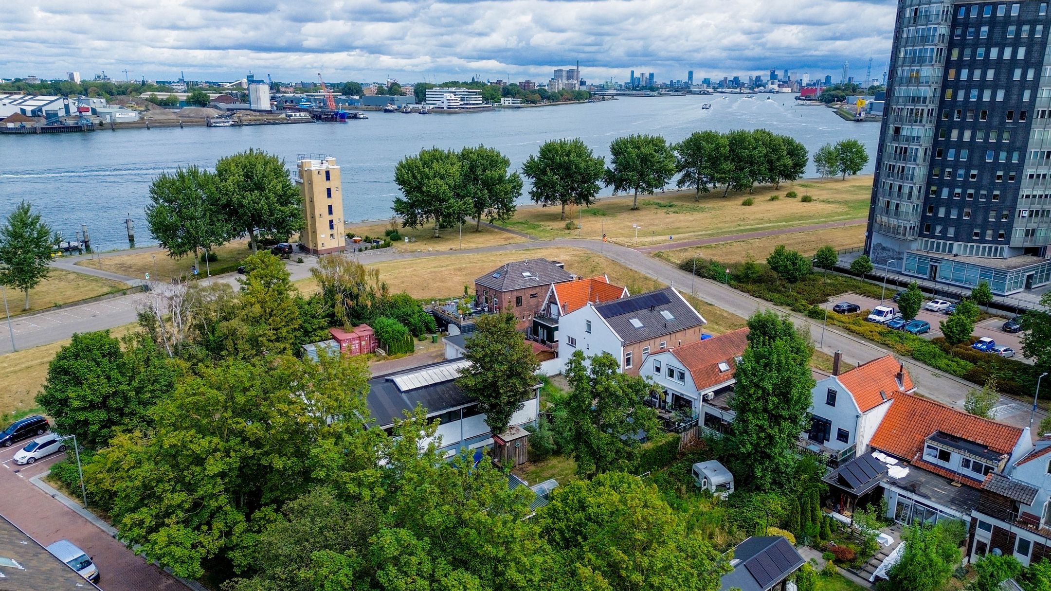 Photo 6 of Nieuwedijk 30
