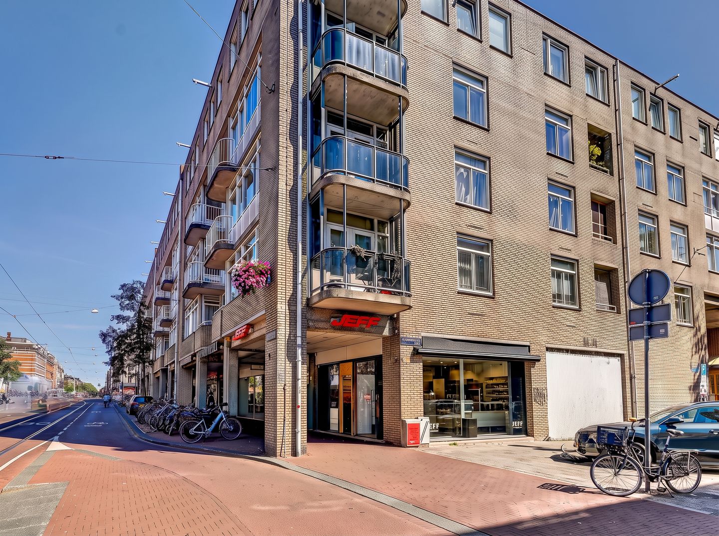 View photo 2 of Kinkerstraat 105