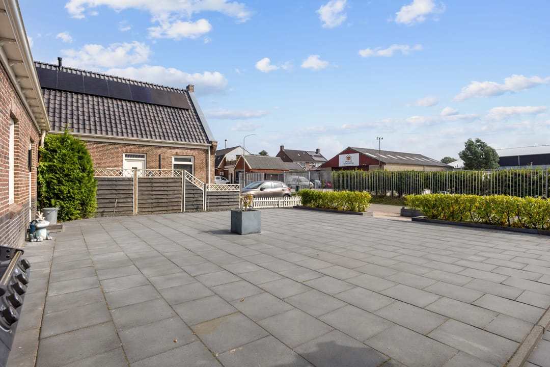 Photo 38 of Loopbruglaan 5-A