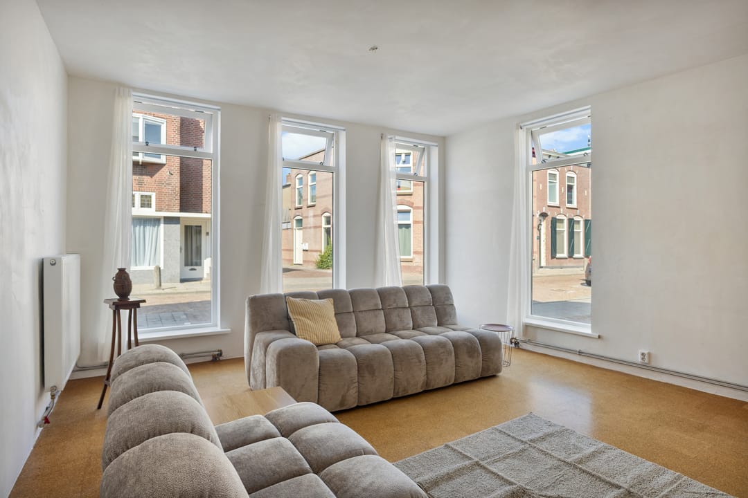 Photo 16 of De Ruijterstraat 34-B