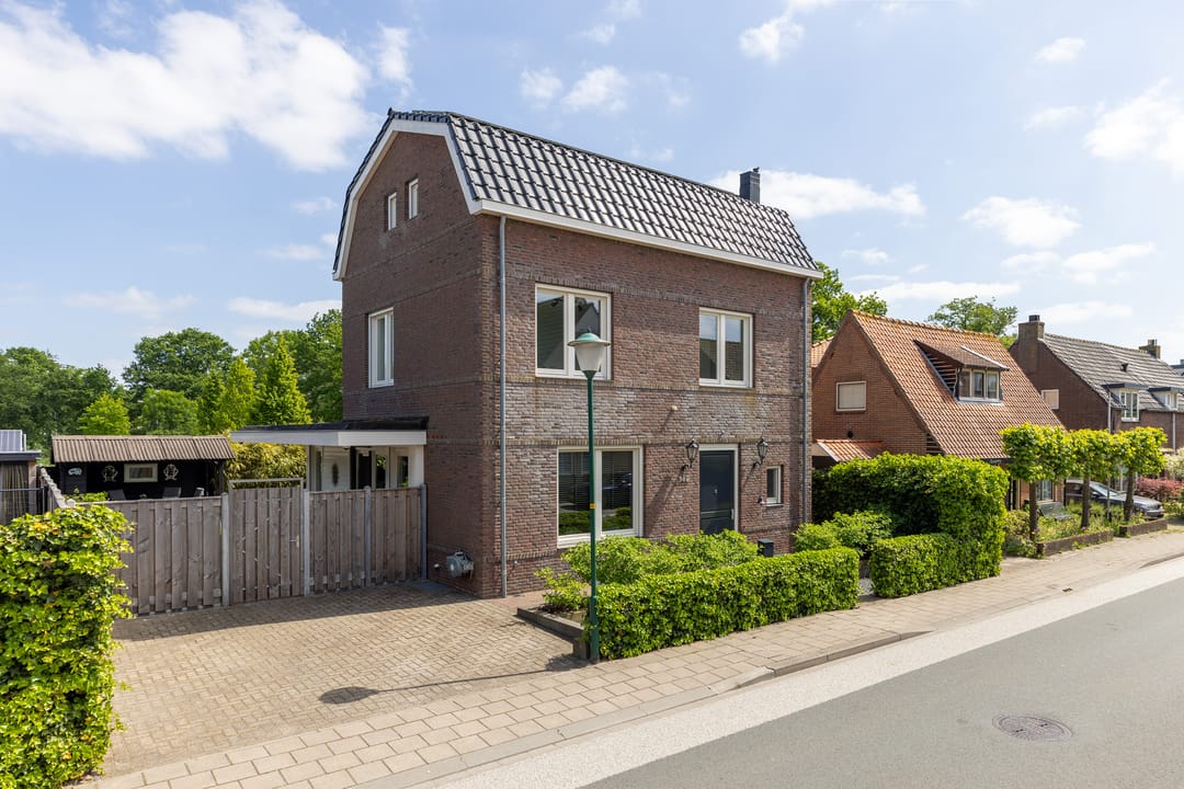 Photo 2 of Zuidereinde 149