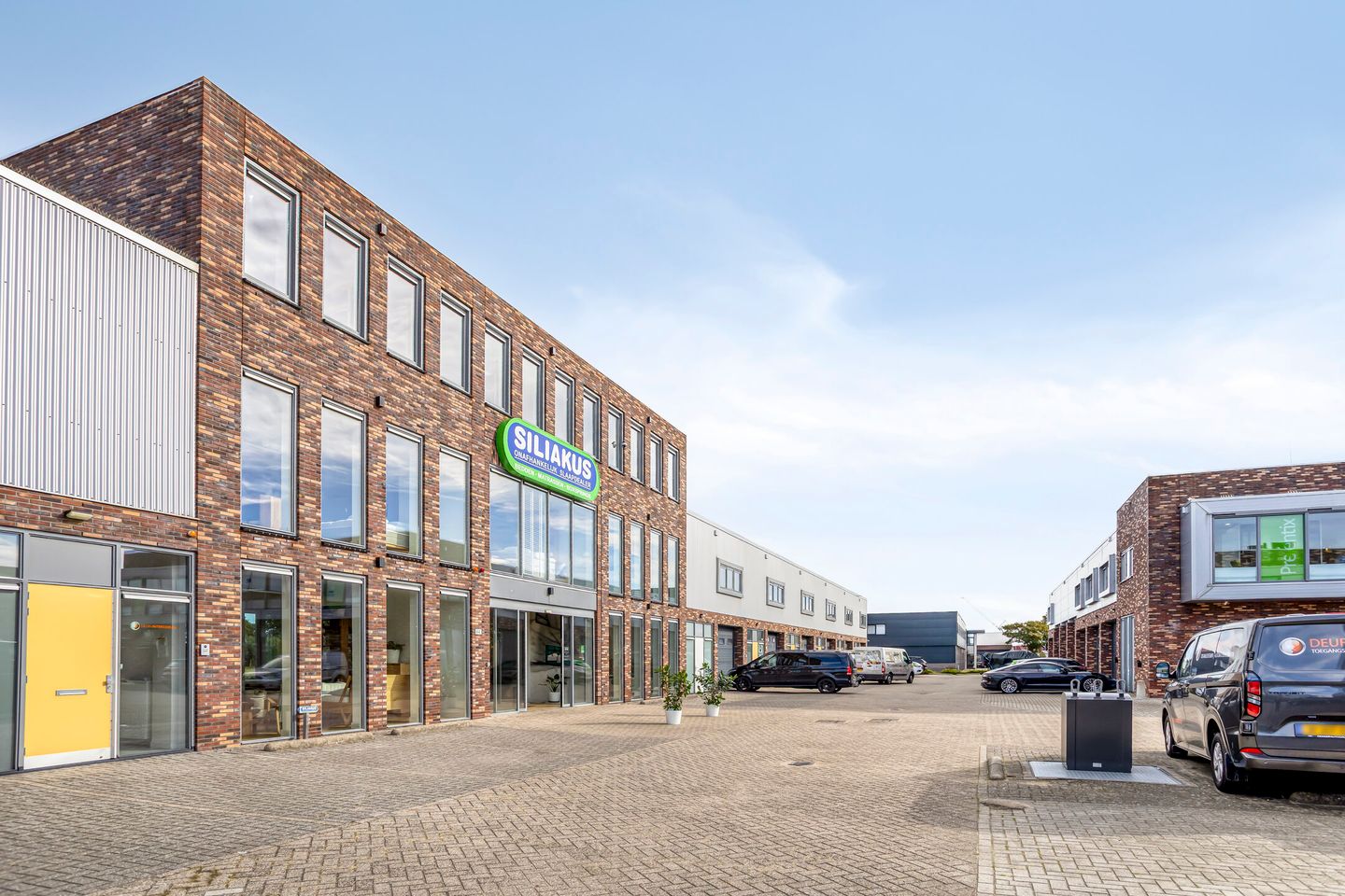 Bekijk foto 3 van Bijlestaal 44-E