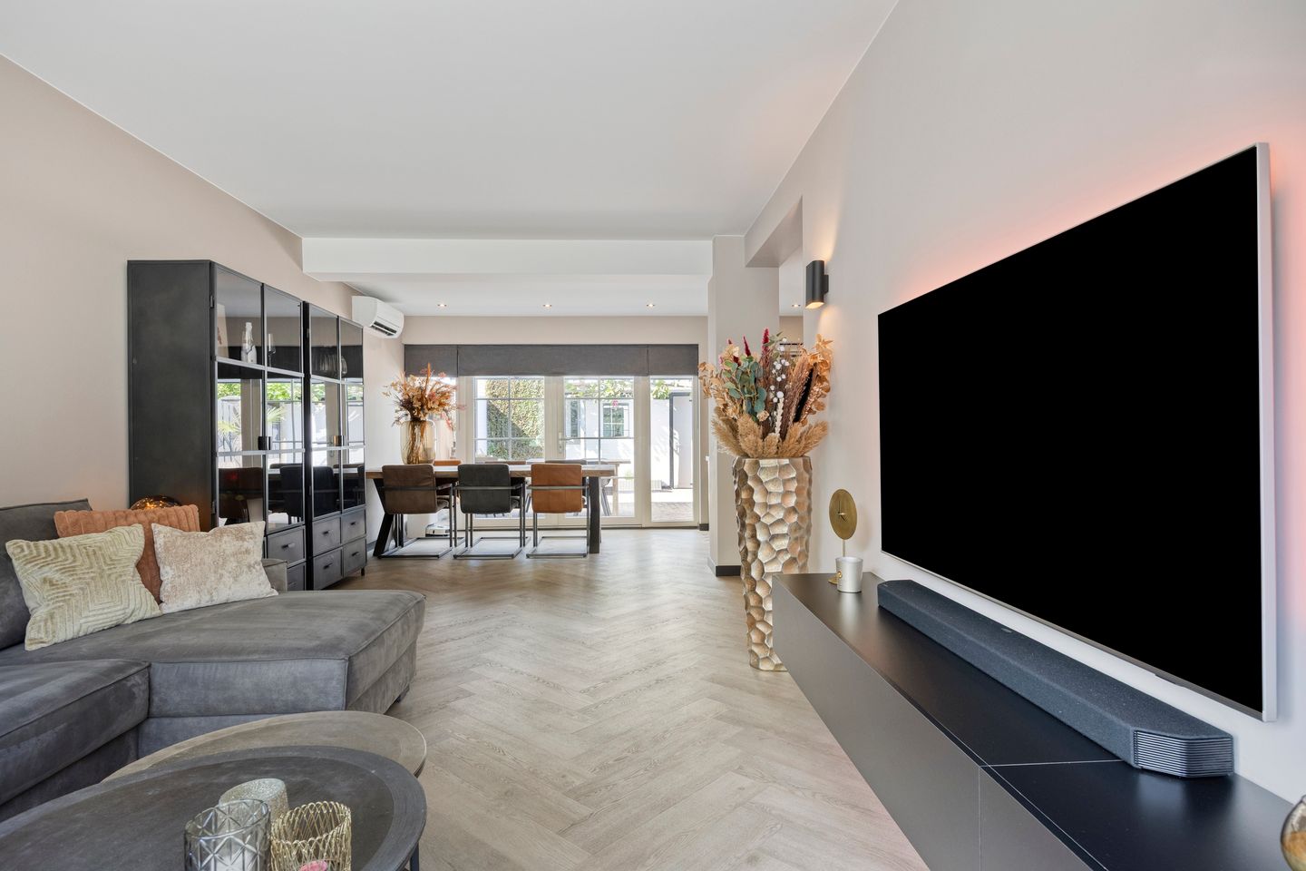 Foto 5 van Regulus 8