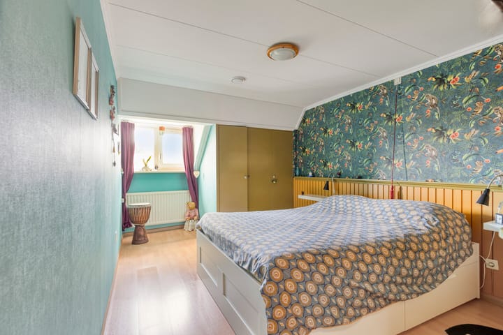 Tussenwoning te koop: Antwerpsestraatweg 93, Bergen Op Zoom