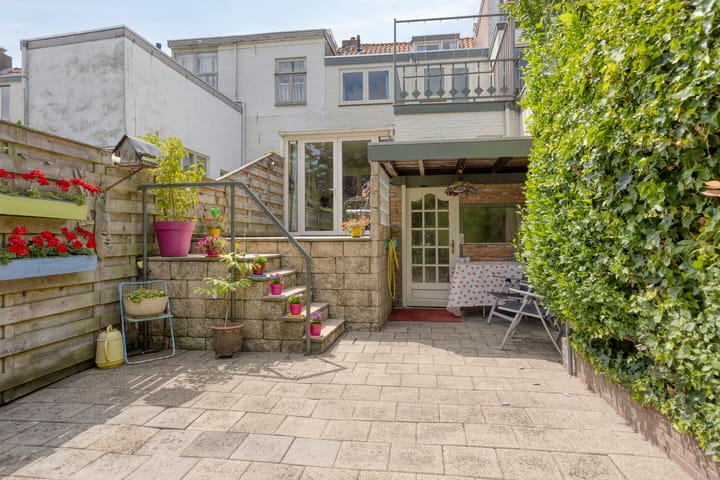 Tussenwoning te koop: Antwerpsestraatweg 93, Bergen Op Zoom