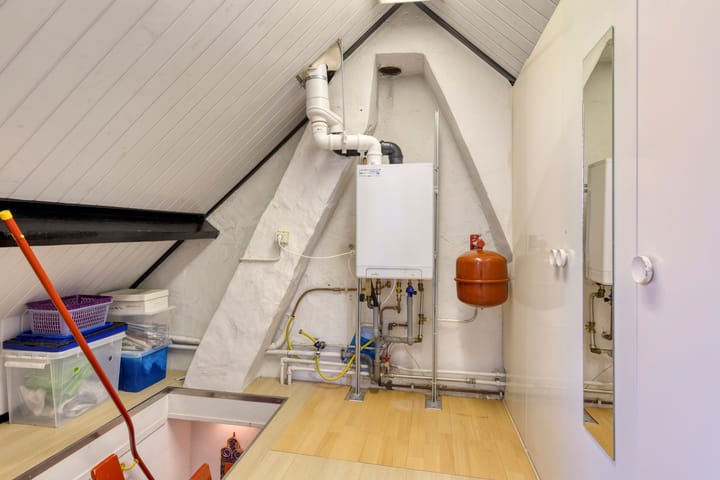 Tussenwoning te koop: Antwerpsestraatweg 93, Bergen Op Zoom