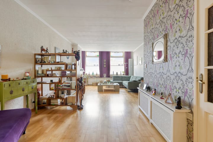 Tussenwoning te koop: Antwerpsestraatweg 93, Bergen Op Zoom