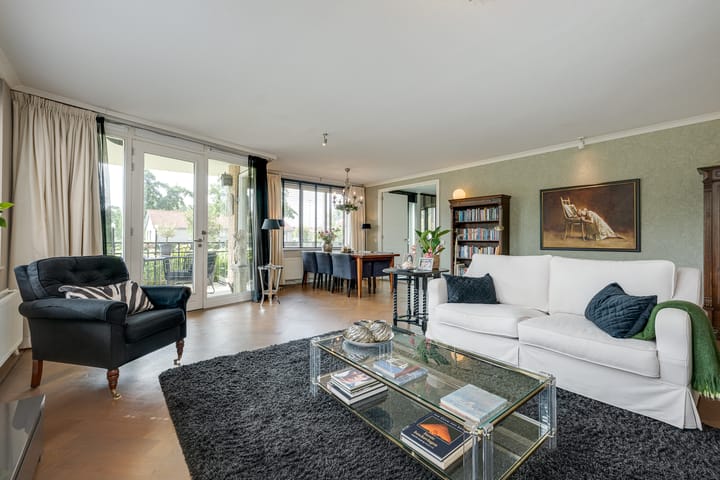Appartement te koop: Annie M.G. Schmidtlaan 370, Voorschoten