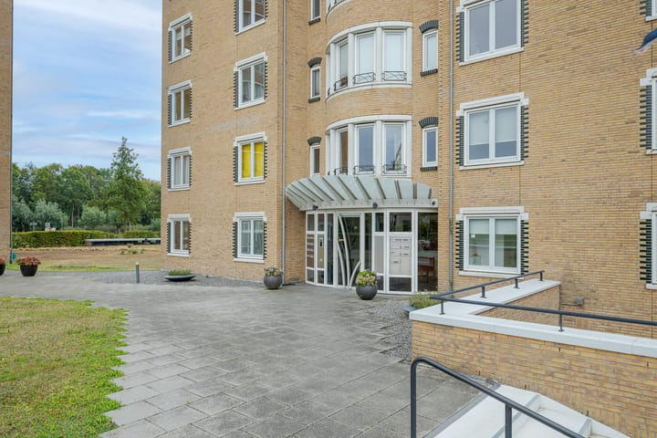 Appartement te koop: Annie M.G. Schmidtlaan 370, Voorschoten