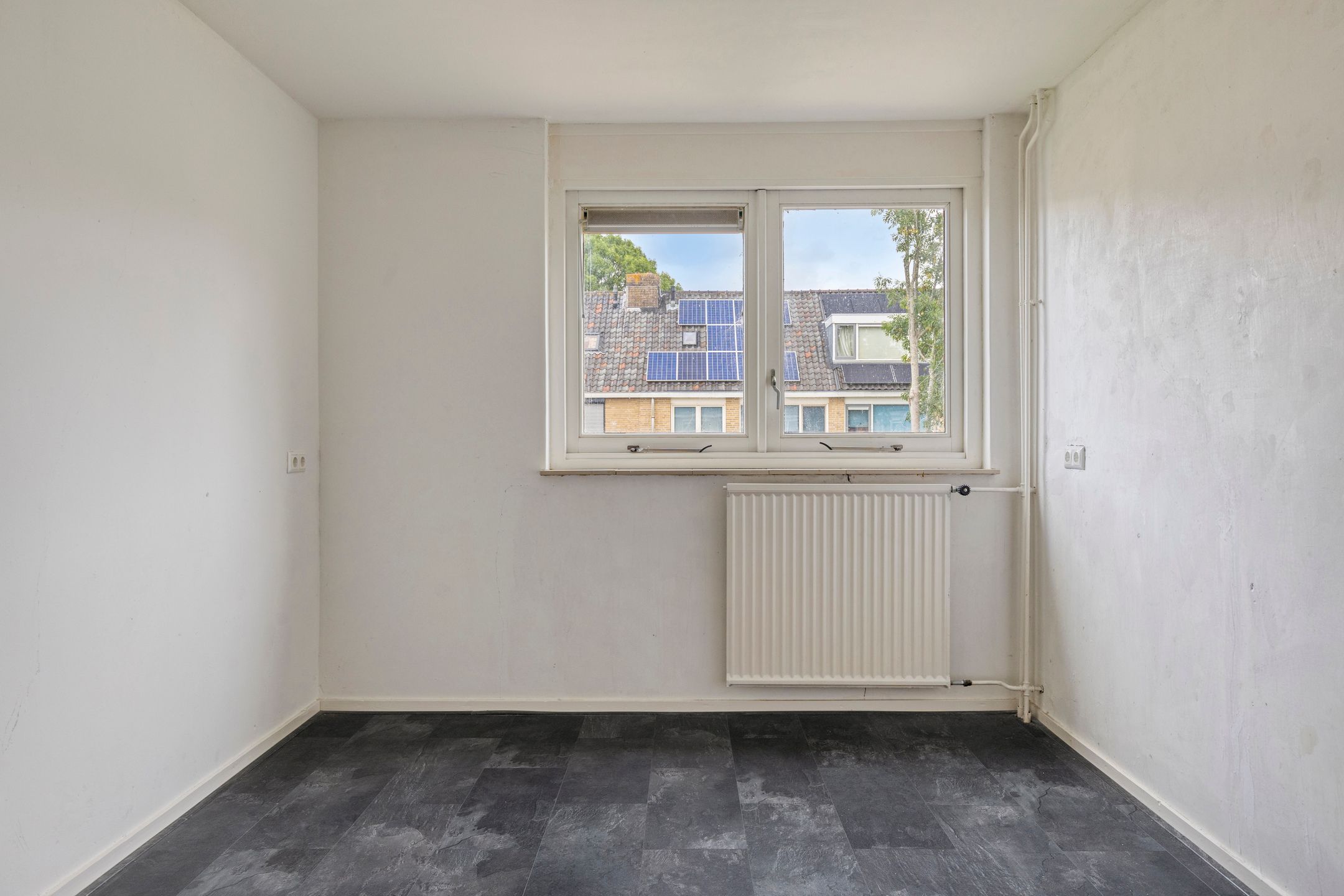Photo 12 of Hellendaalstraat 17