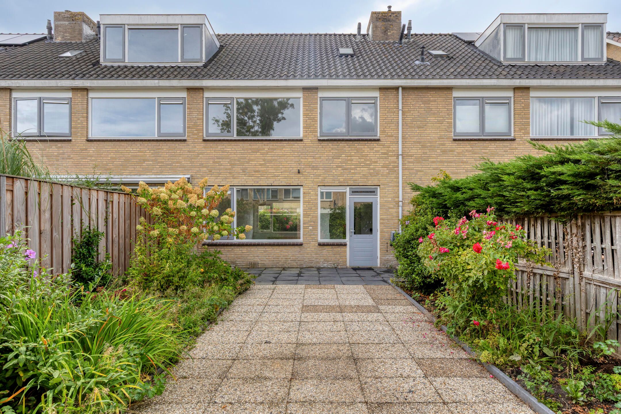 Photo 21 of Hellendaalstraat 17