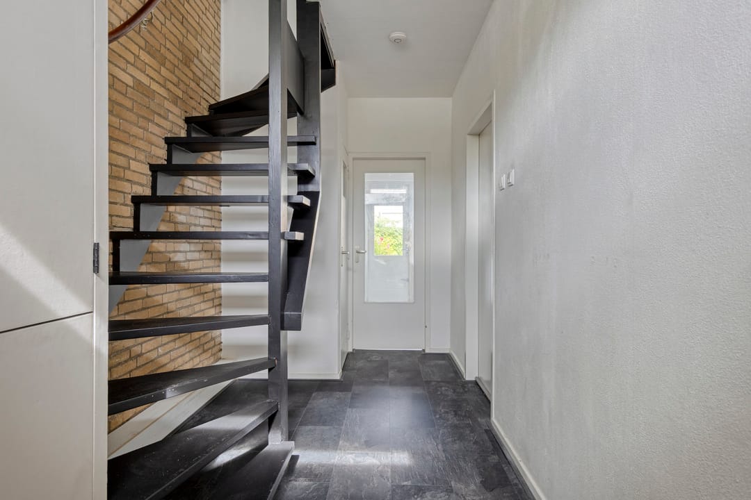 Photo 8 of Hellendaalstraat 17