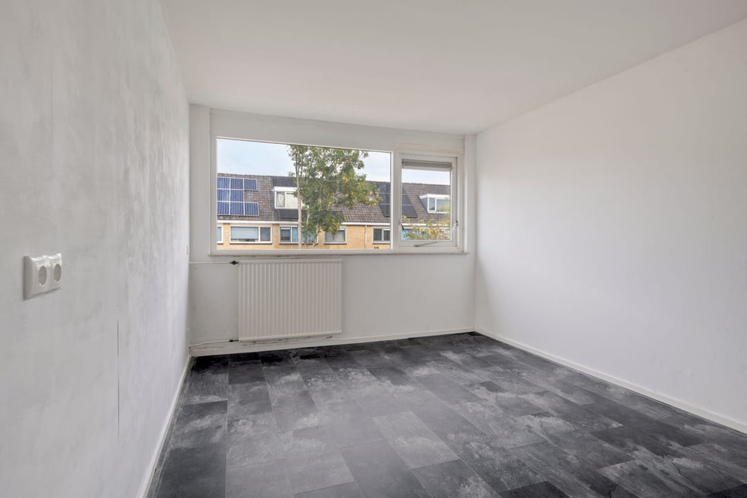 Photo 11 of Hellendaalstraat 17