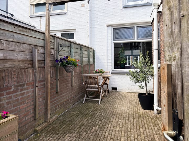 Tussenwoning te koop: Nieuwstraat 38, Genemuiden
