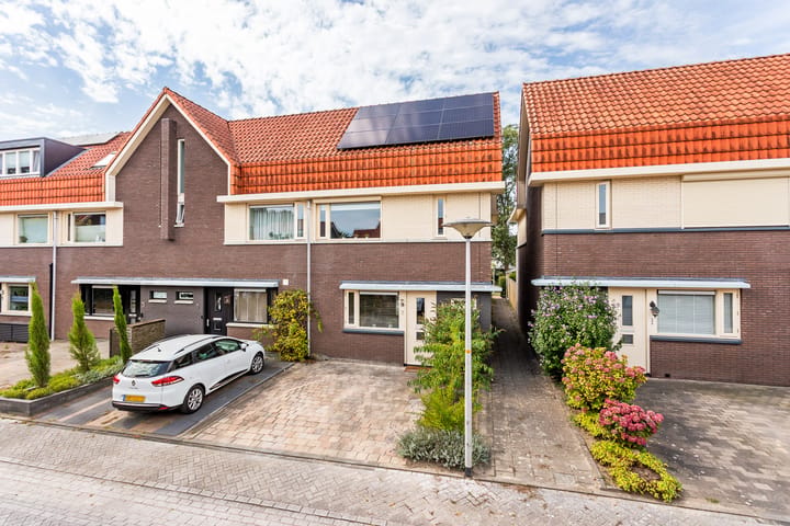 Hoekwoning te koop: Meikever 7, Hengelo