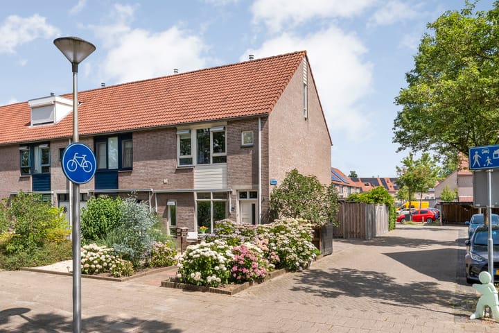 Hoekwoning te koop: Huetemate 17, Zwolle