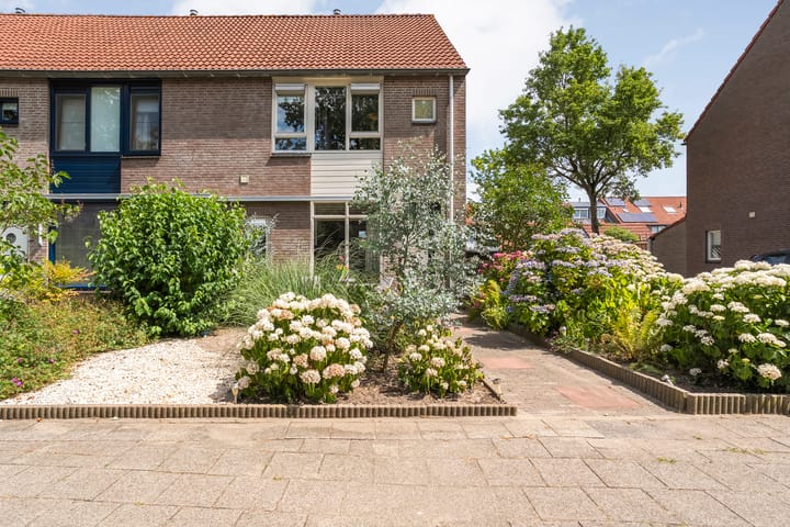 Hoekwoning te koop: Huetemate 17, Zwolle