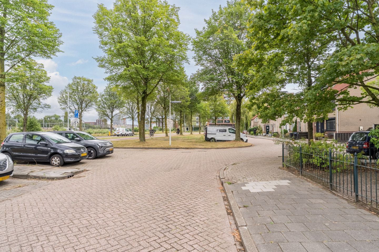 Photo 40 of Edamstraat 21
