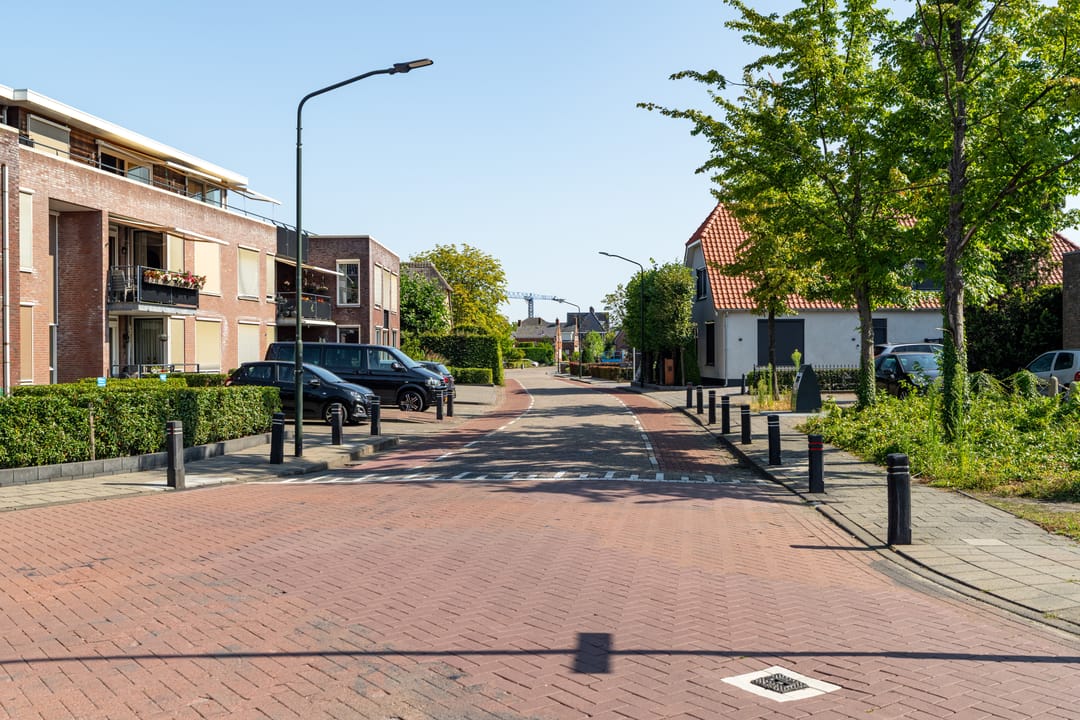 Photo 38 of van der Loostraat 29