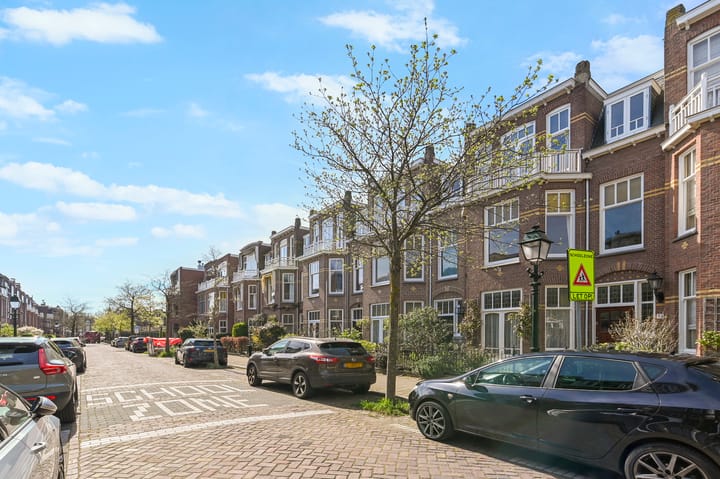 Photo 3 of Van Beverningkstraat 13