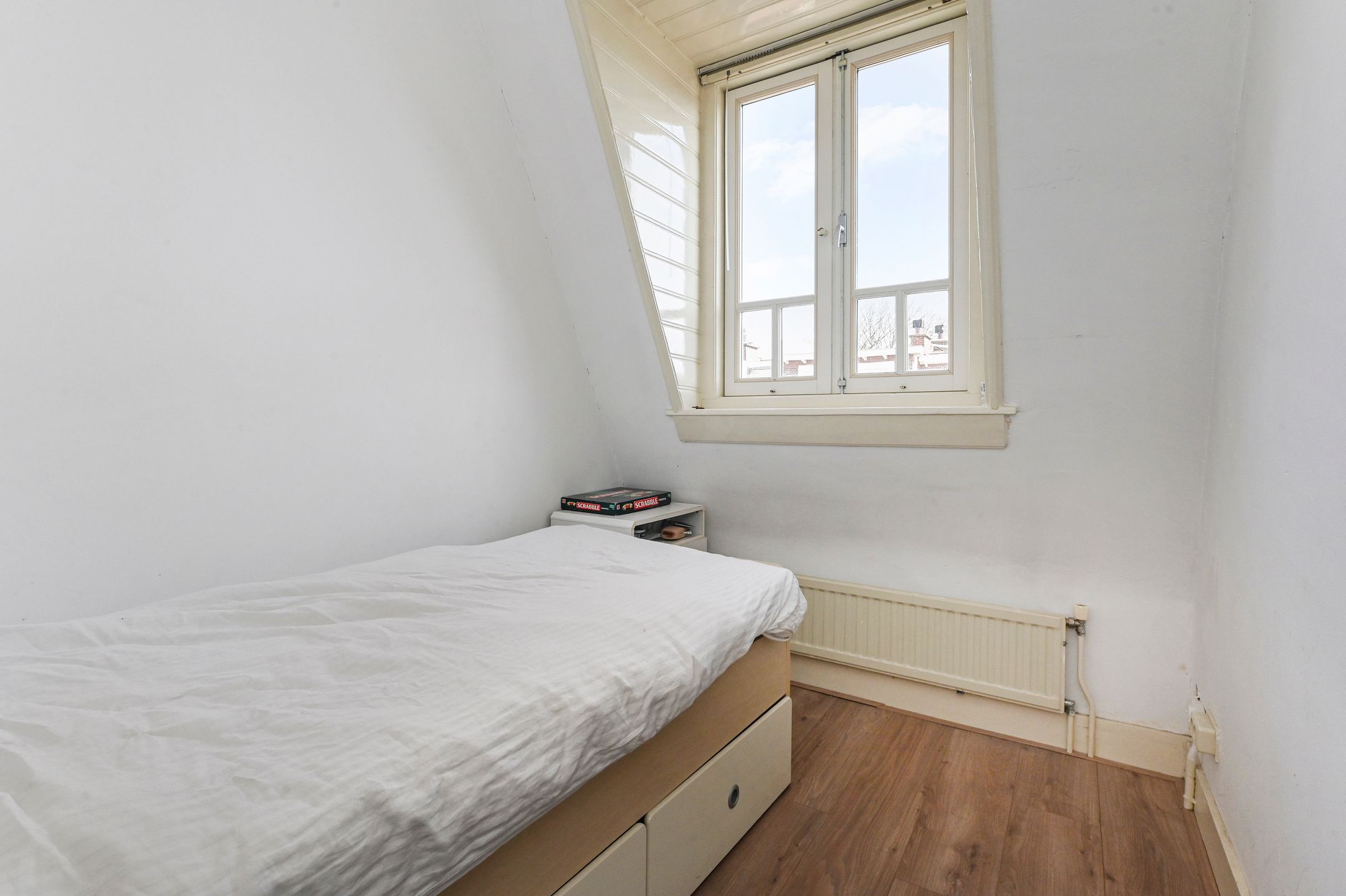 Photo 39 of Van Beverningkstraat 13