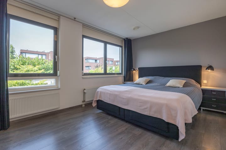 Tussenwoning te koop: Villa Spaanse Ruiter 90, Waalwijk