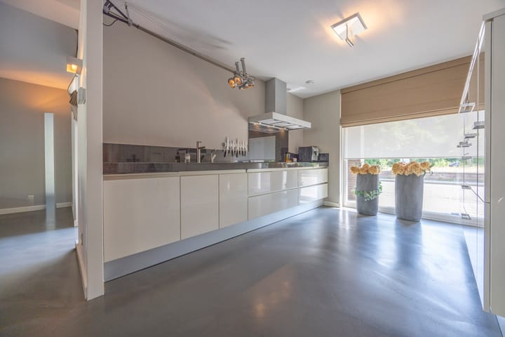 Tussenwoning te koop: Villa Spaanse Ruiter 90, Waalwijk