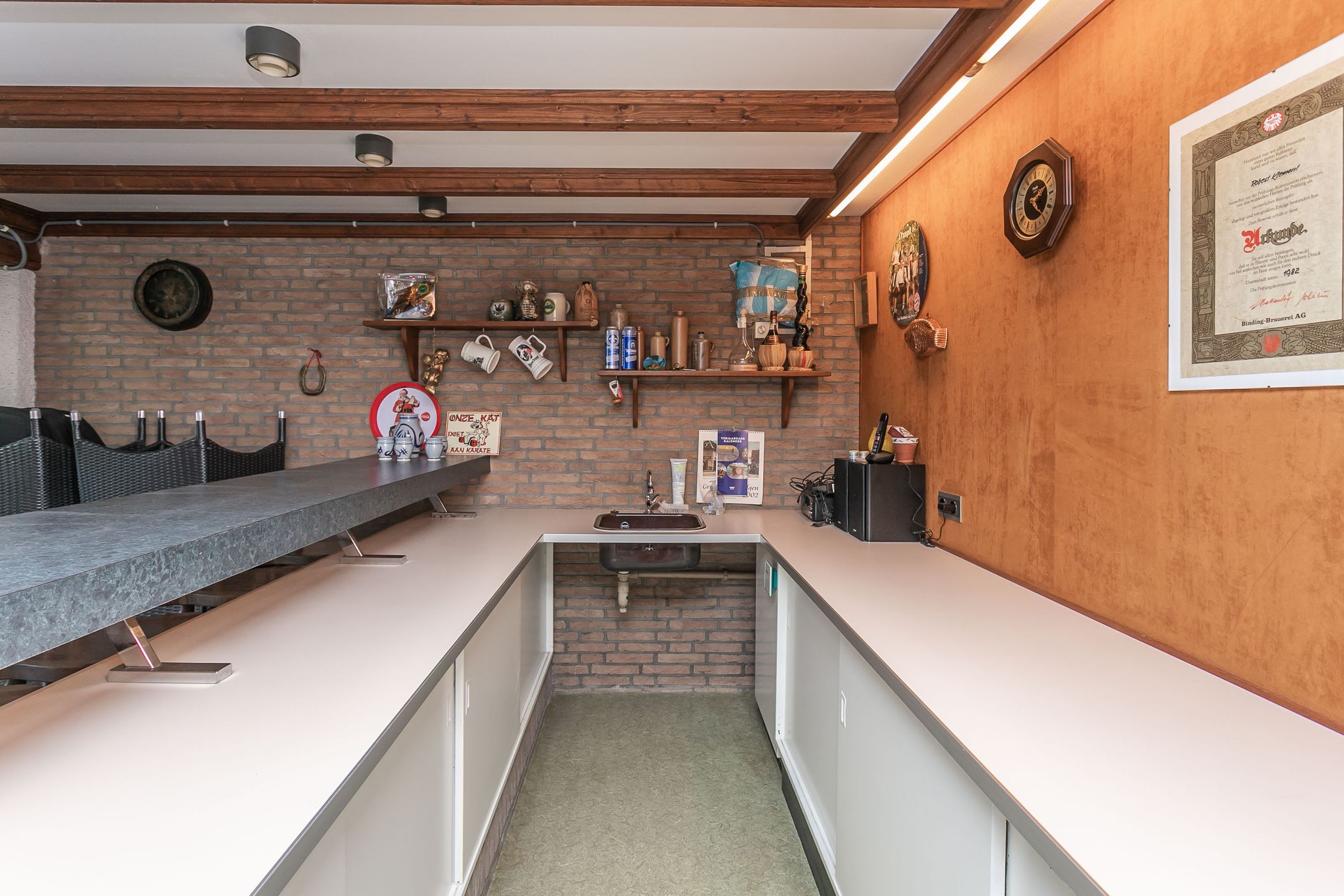 Photo 36 of Diepenbrockstraat 9