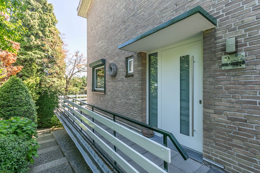 Photo 28 of Diepenbrockstraat 9