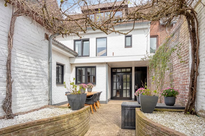 Tussenwoning te koop: Beekstraat 24, Schinveld
