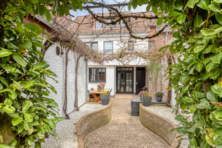 Tussenwoning te koop: Beekstraat 24, Schinveld