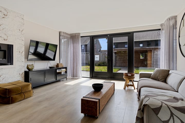 Photo 4 of Prins Bernhardlaan 38
