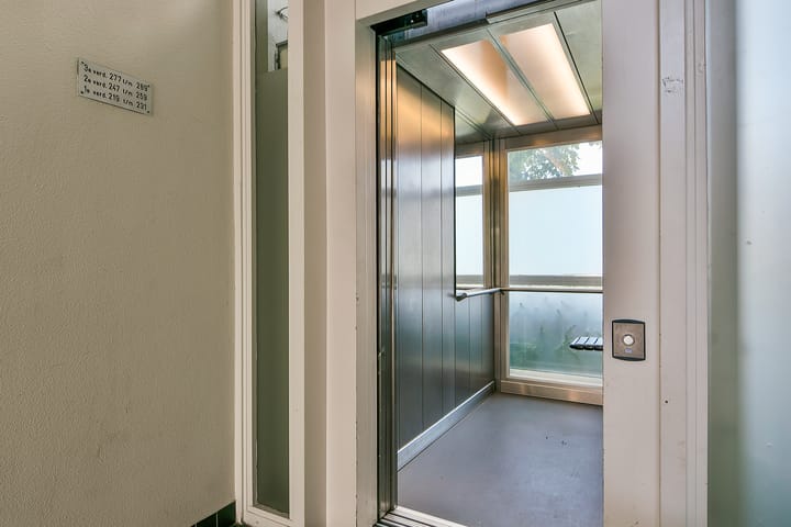 Appartement te koop: Vivaldisingel 255, Nieuw-Vennep