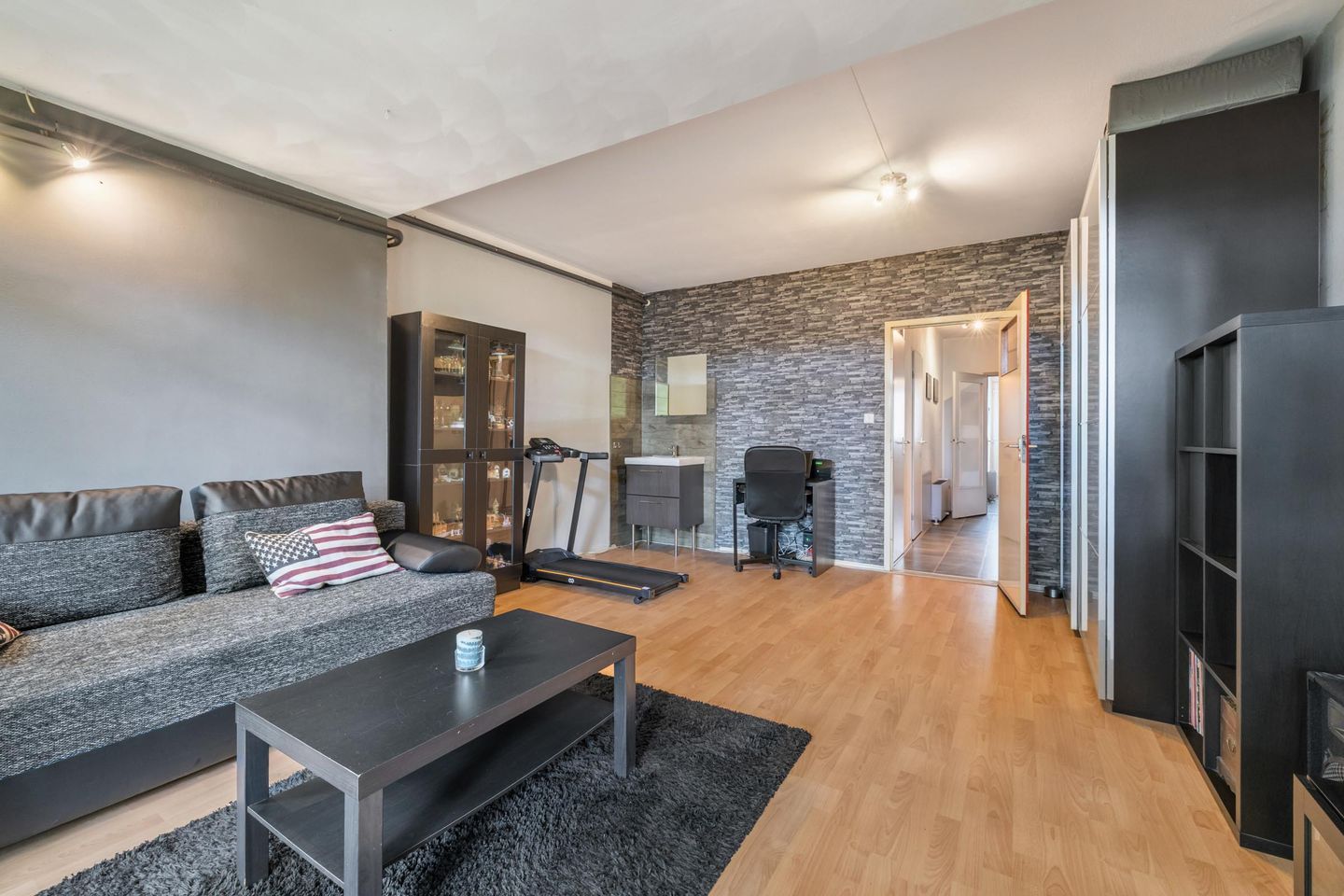 Photo 10 of Obrechtstraat 2